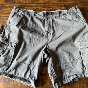 Tommy Hilfiger Classic Fit Cargo Shorts Mens Size 42 Olive/Gray